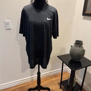 Nike Men's Black Short Sleeve Tee